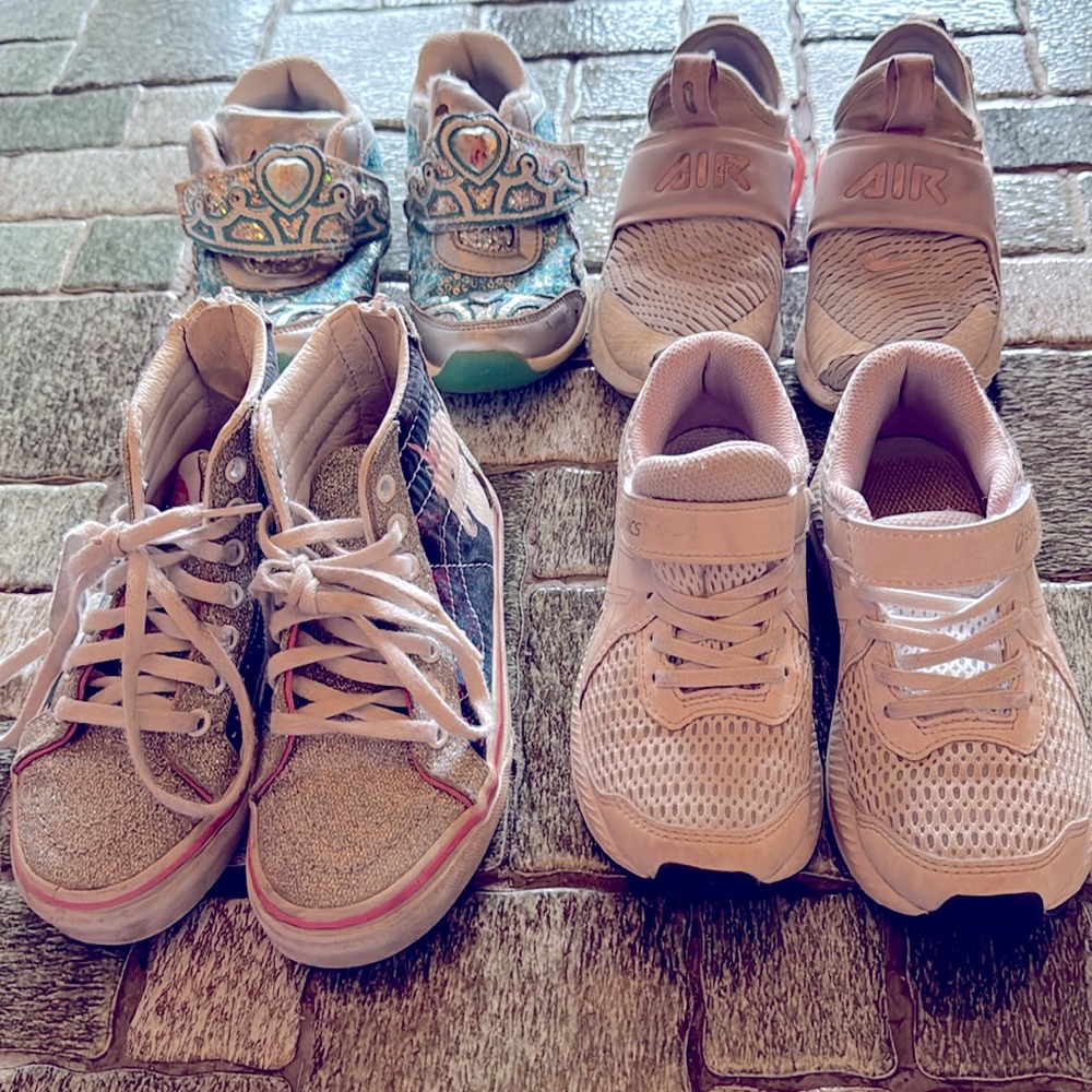 Kids shoe lot